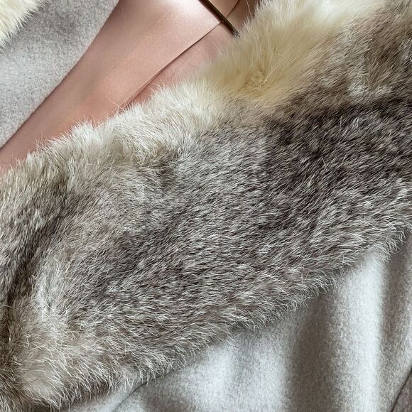 Vintage Elegant Gray beige Women's long belted Coat with Fur Collar L/XL - Picture 6 of 16